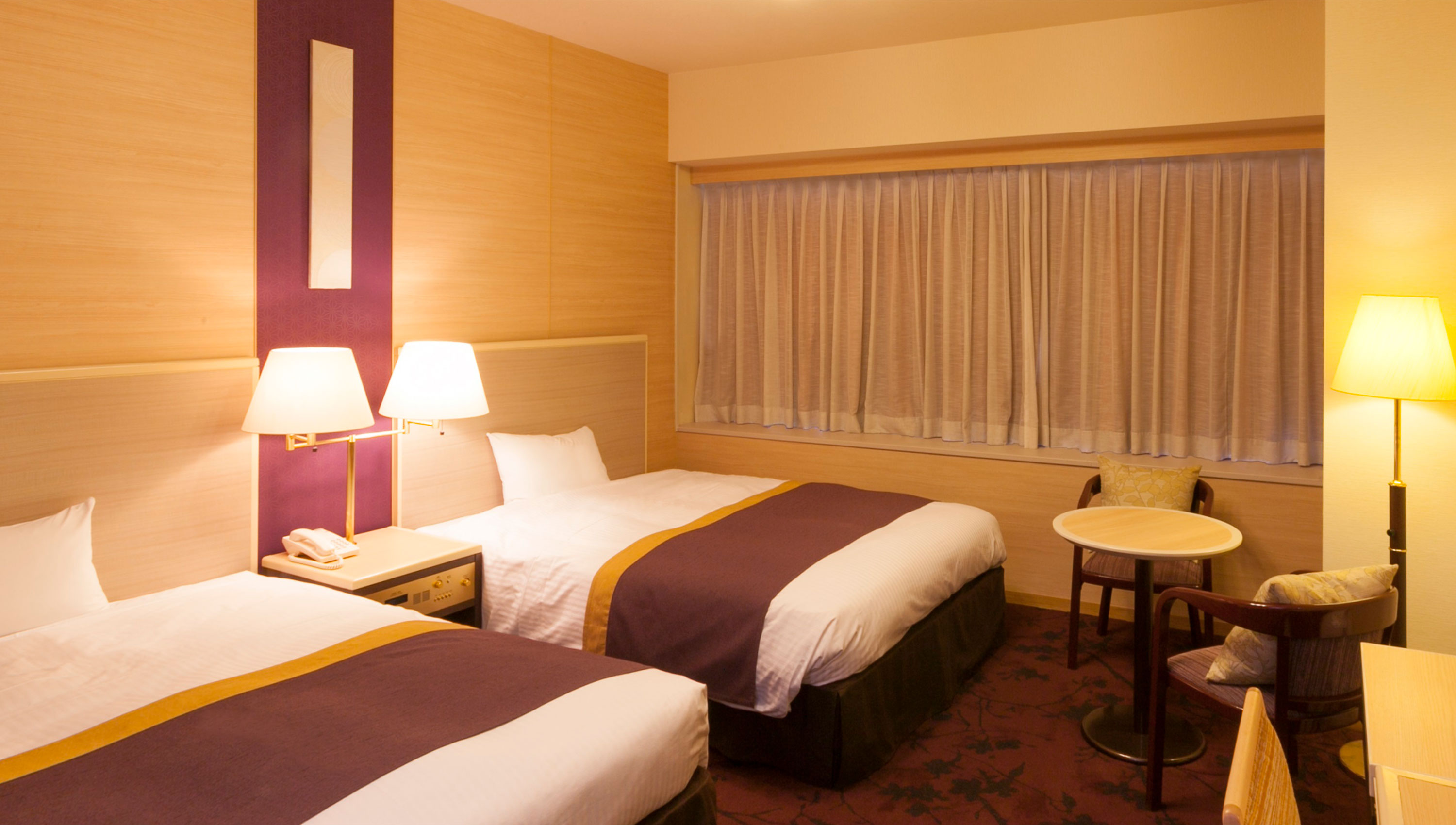 調布クレストンホテルロビー