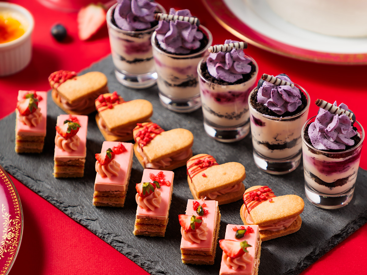 いちごのハート型クッキーなど