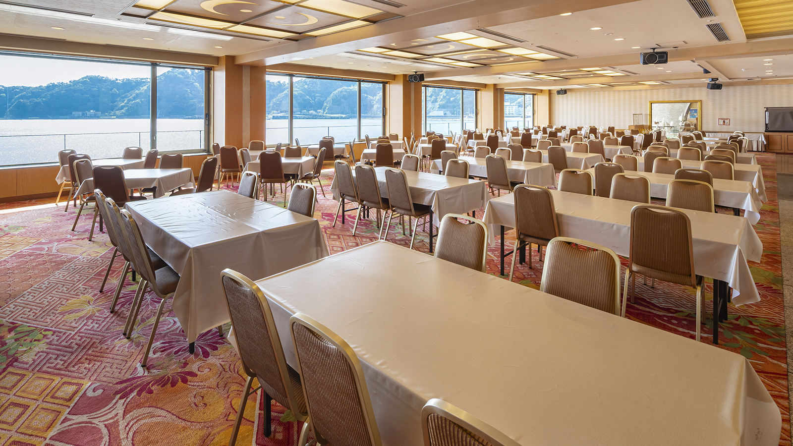 夕食バイキング会場イメージ