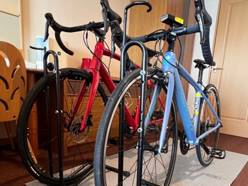 バイクスタンド・マット貸出無料イメージ