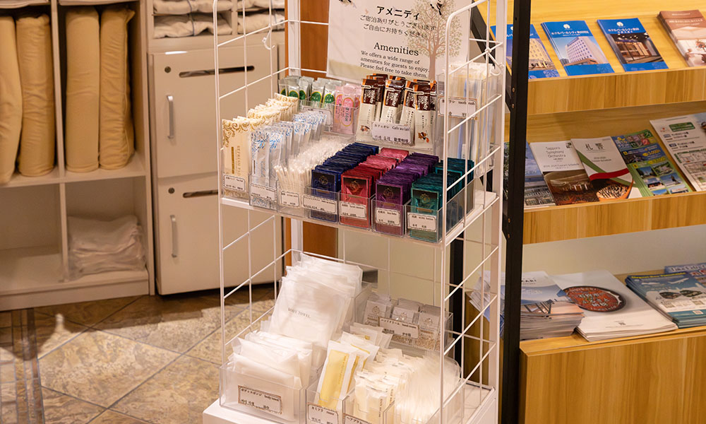 フロント横の無料アメニティコーナー