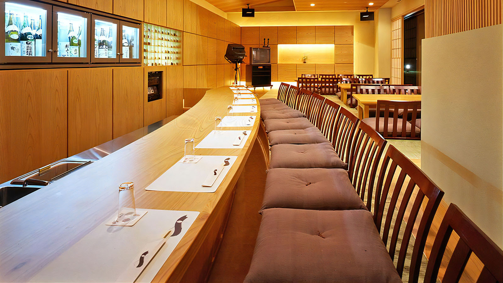 カラオケバー「歌仙亭」