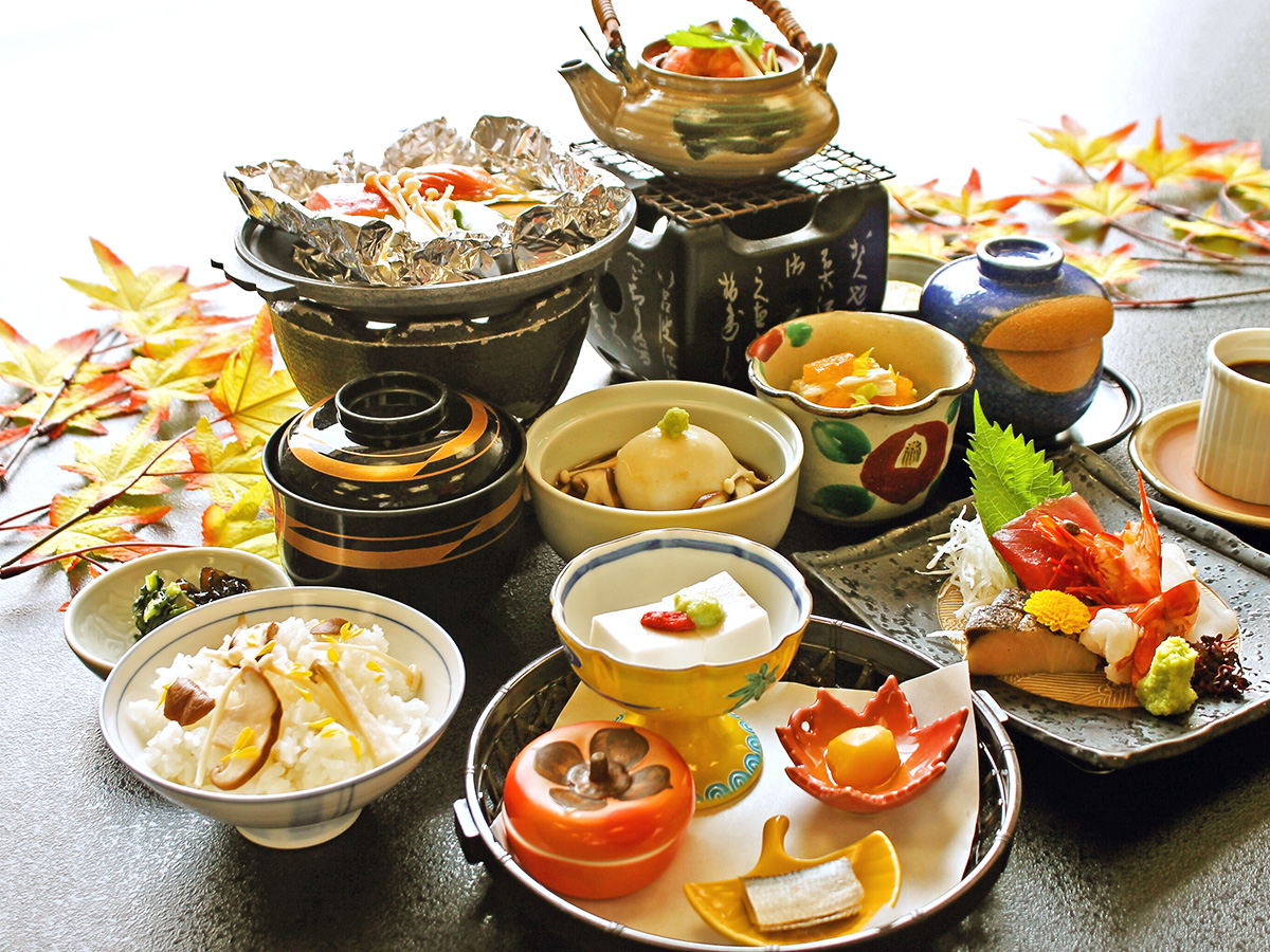 里山の旬を味わう秋の訪れ山百合会席