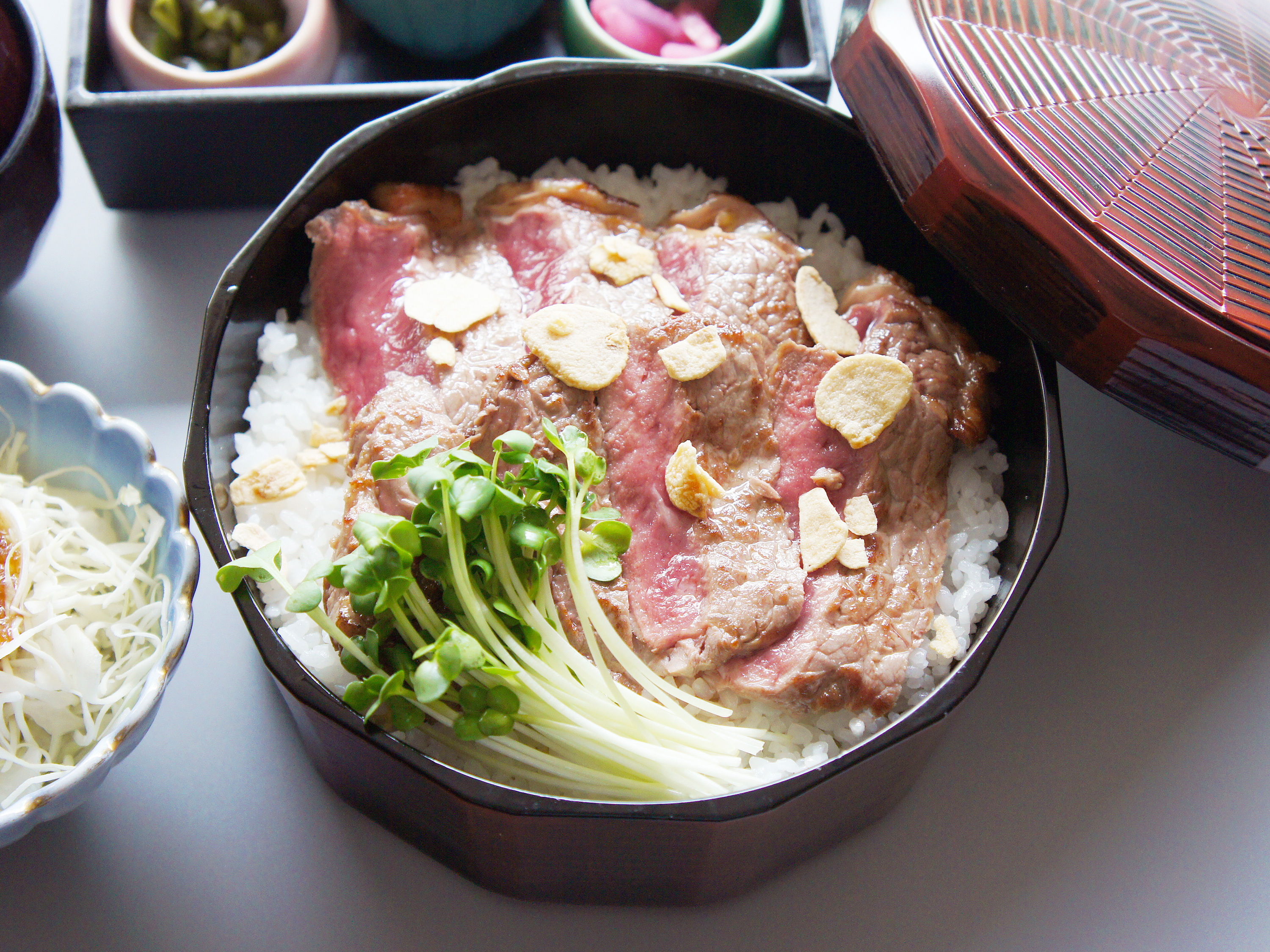 昼の食事イメージ