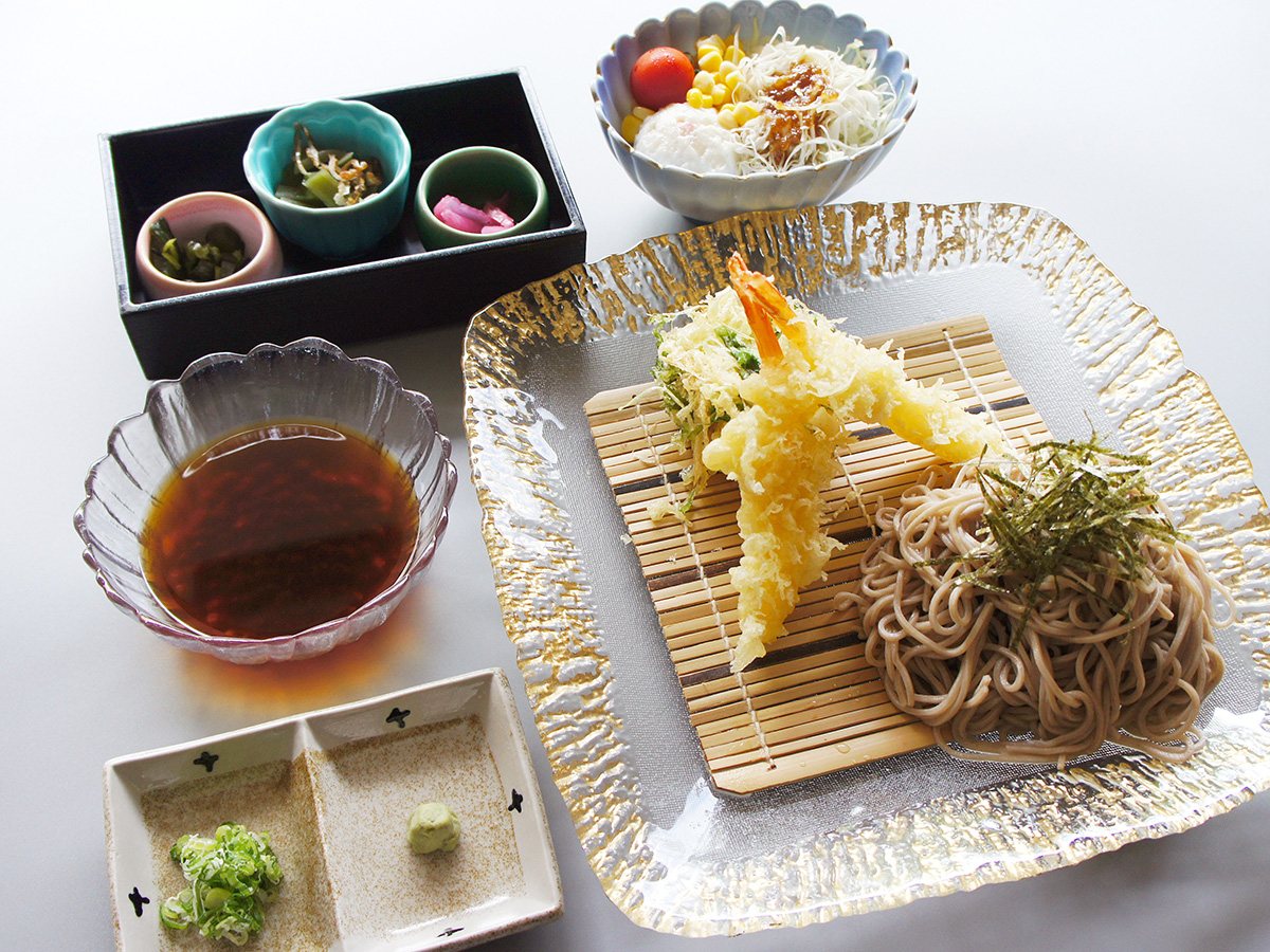 昼の食事イメージ