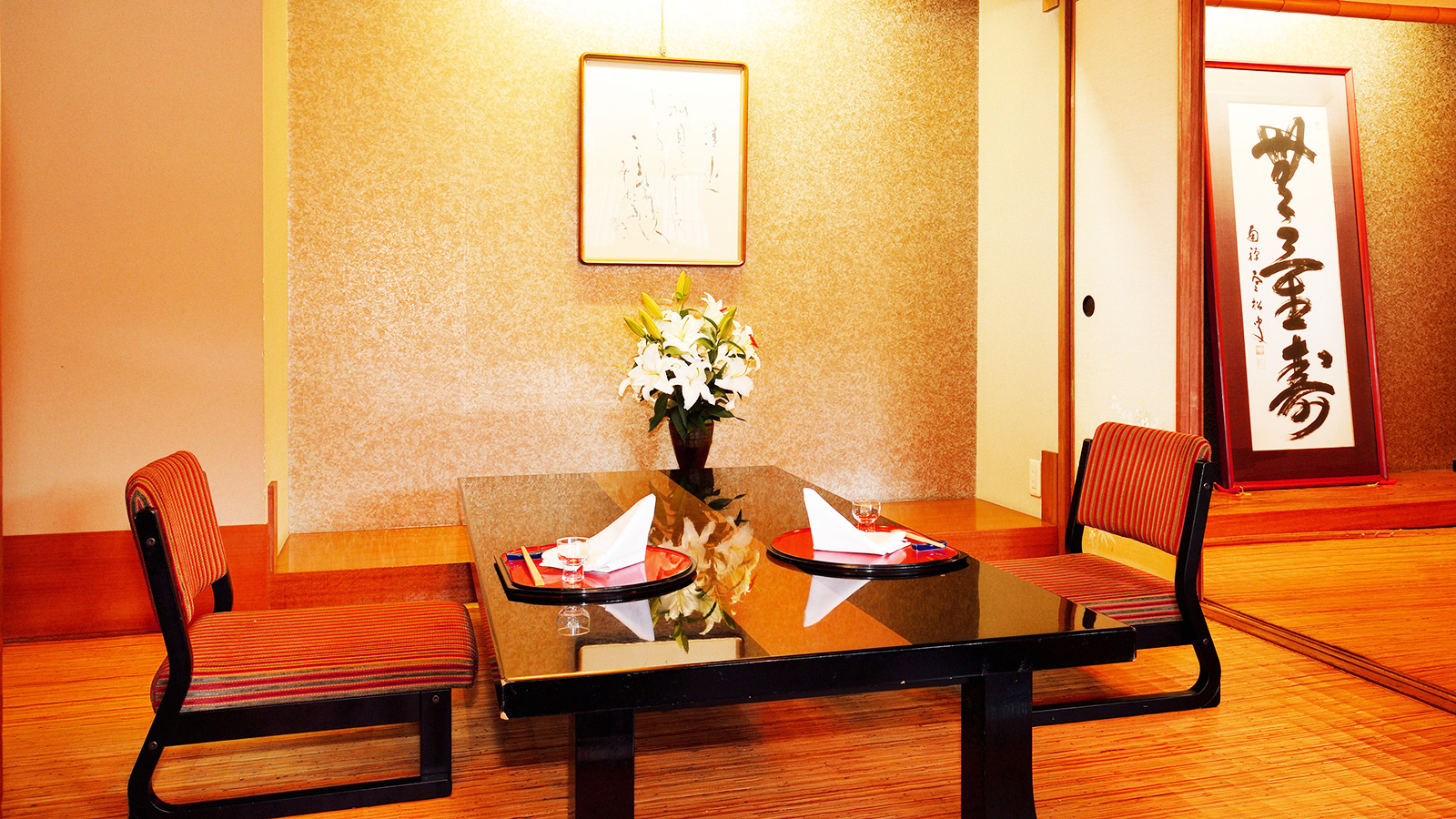 洛々店内イメージ