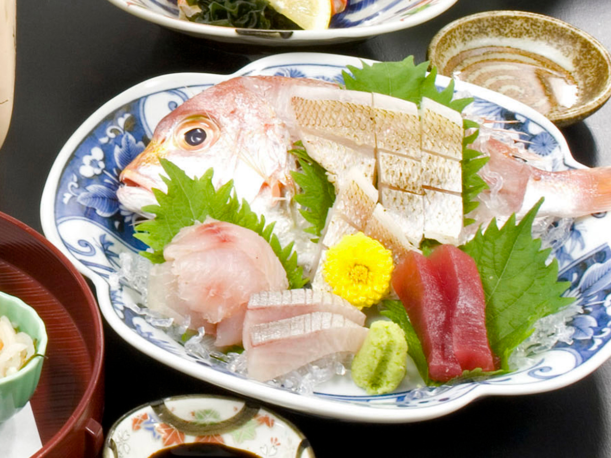 季節の魚姿盛り その他一種