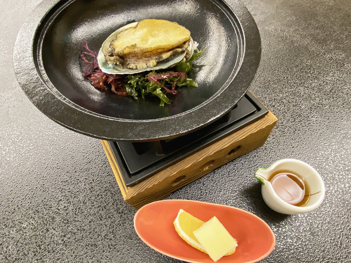 鮑の陶板焼き