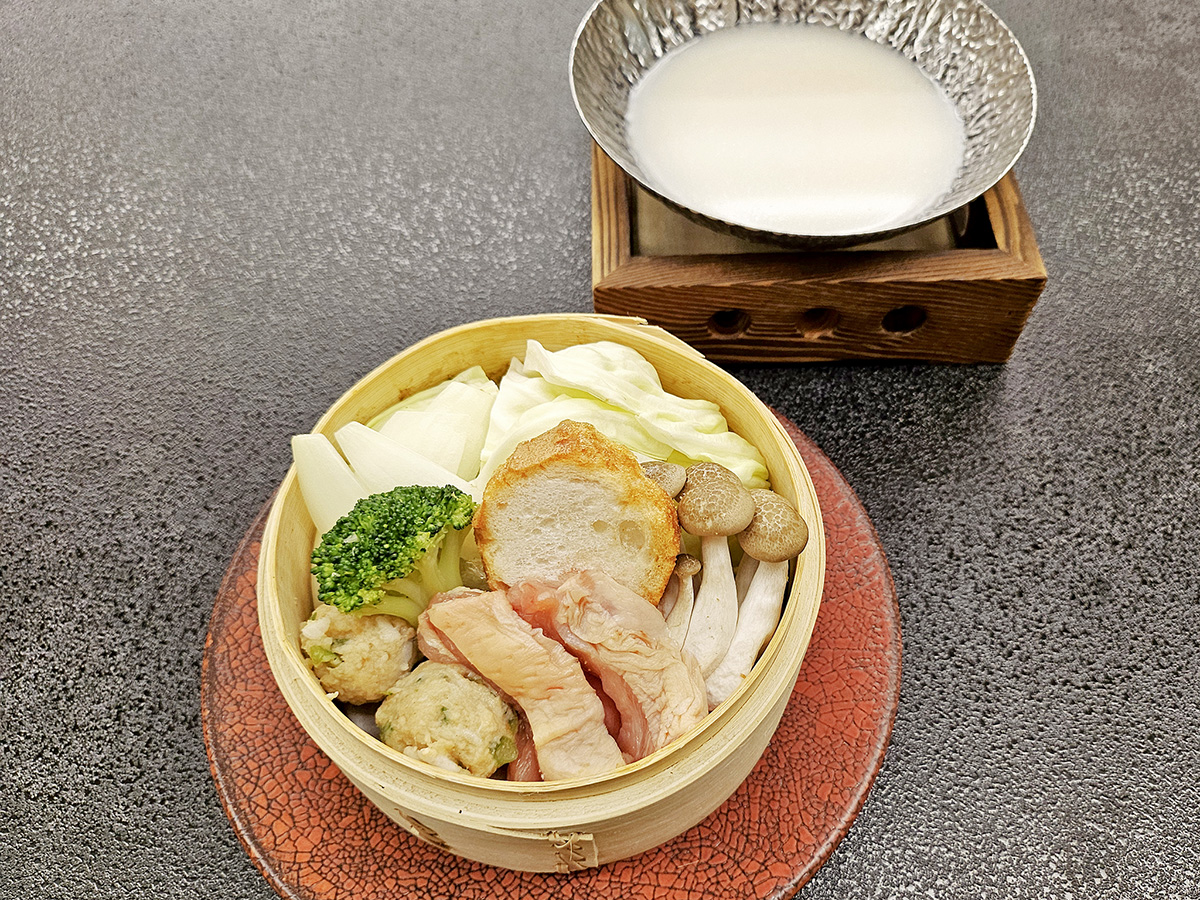 亀屋の白湯鍋(森林鶏