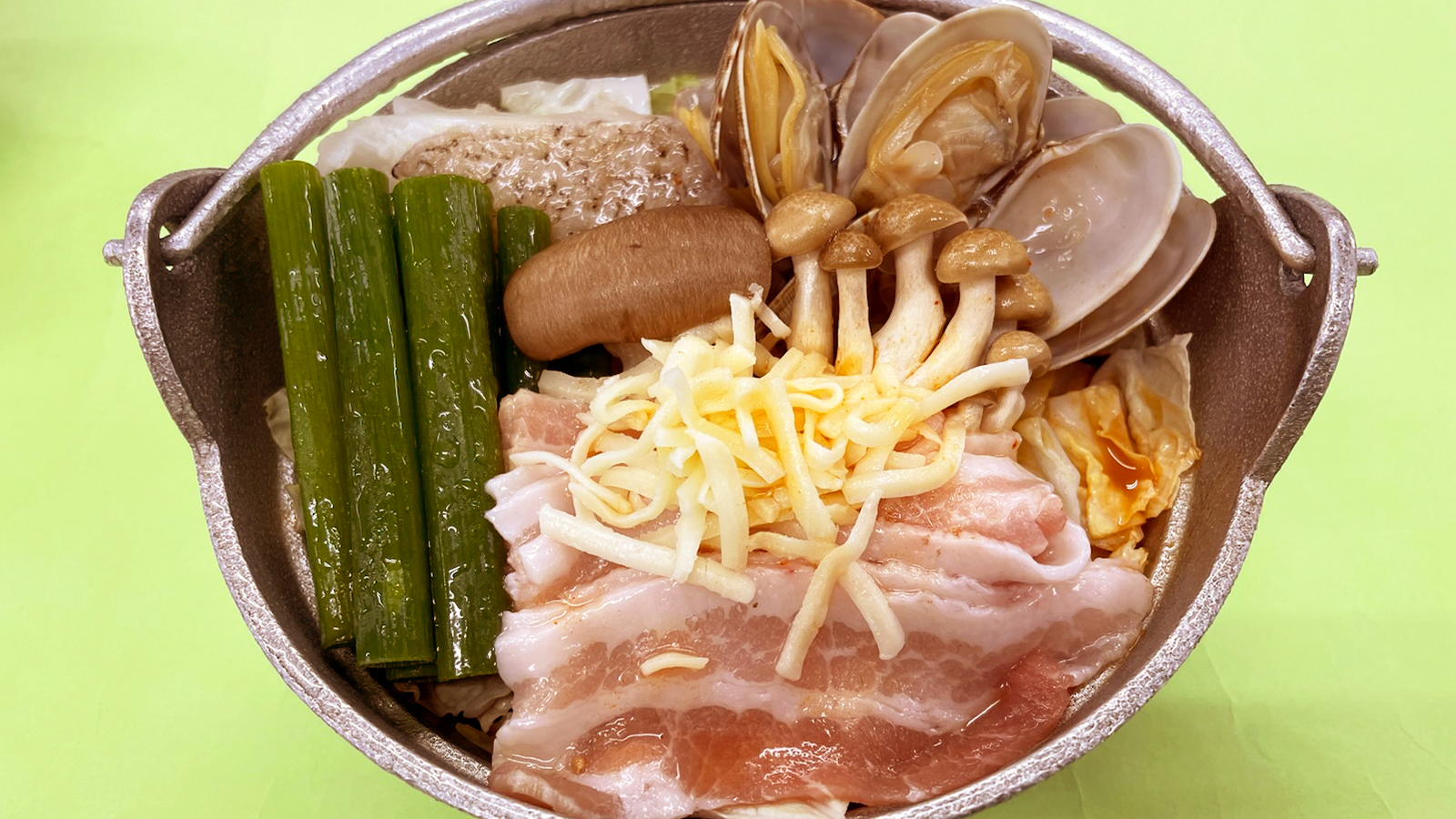 韓国チーズチゲピリ辛鍋