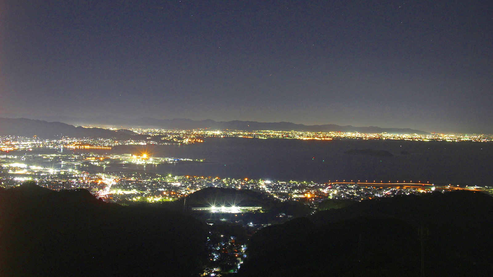 和室10畳部屋からの夜景イメージ