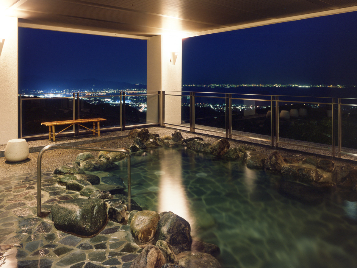 温泉からの絶景夜景