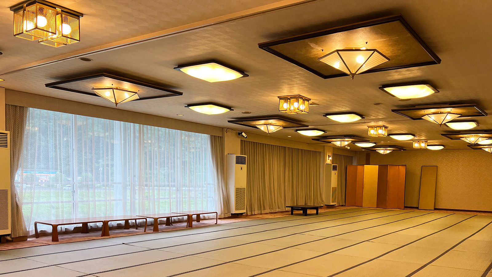 大・中宴会場イメージ